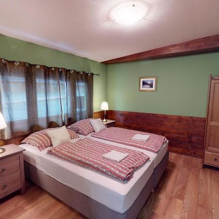 Ride Pub Drienica Apartment Exterior foto