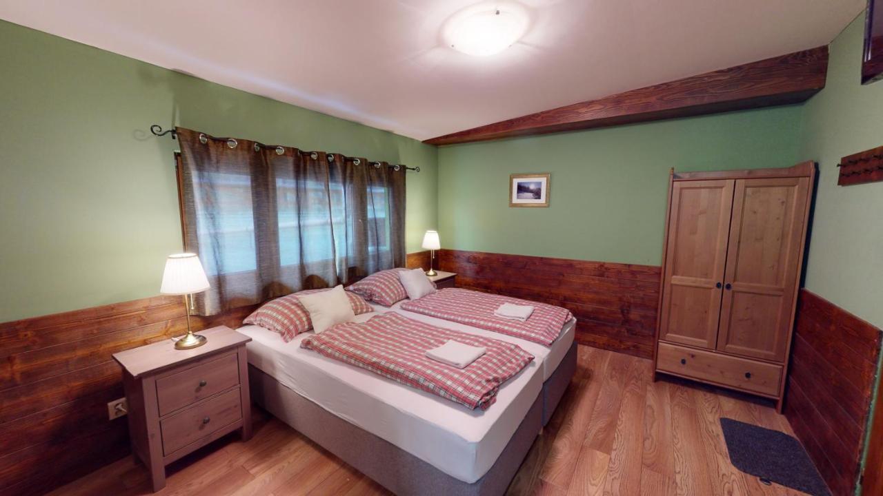 Ride Pub Drienica Apartment Exterior foto