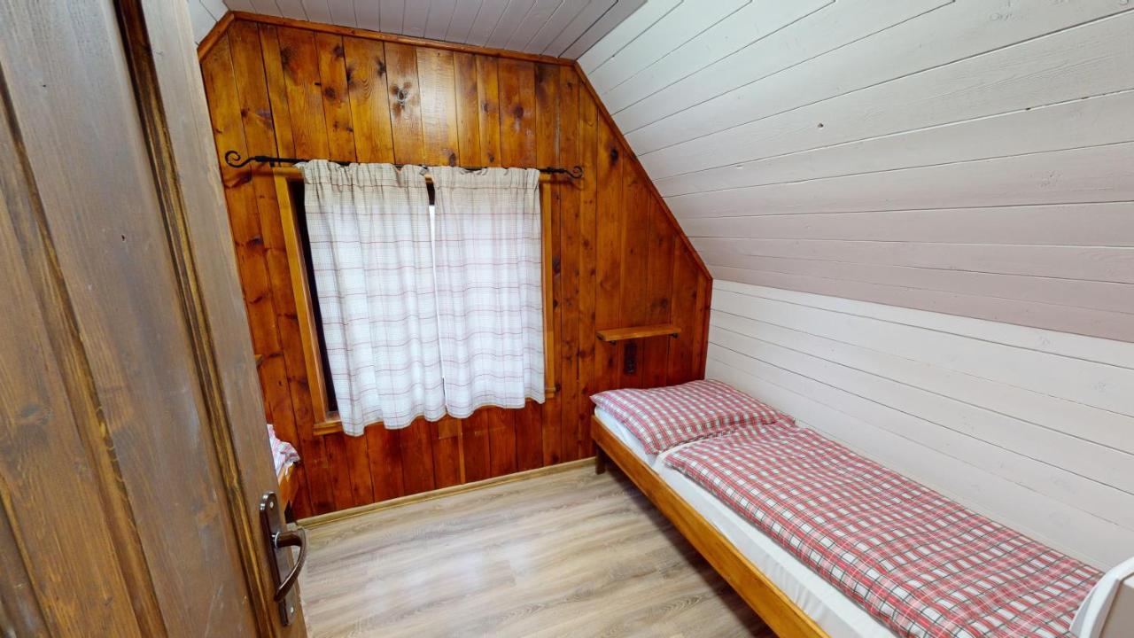 Ride Pub Drienica Apartment Exterior foto
