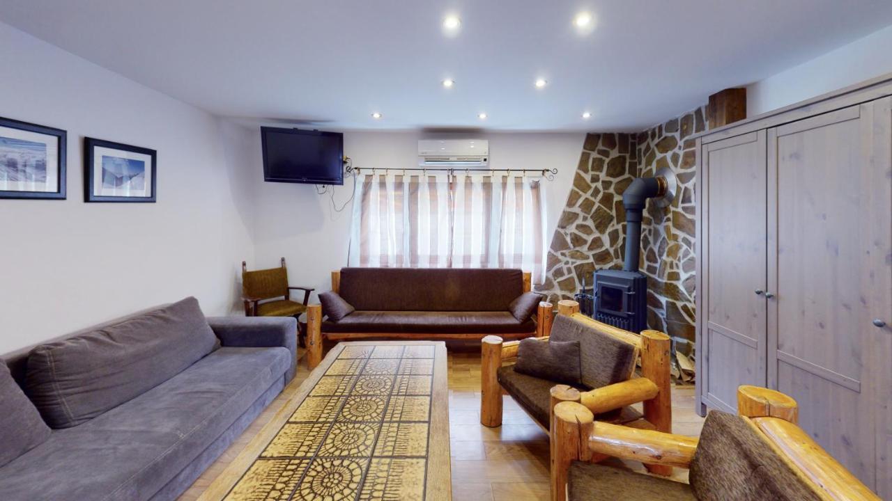 Ride Pub Drienica Apartment Exterior foto
